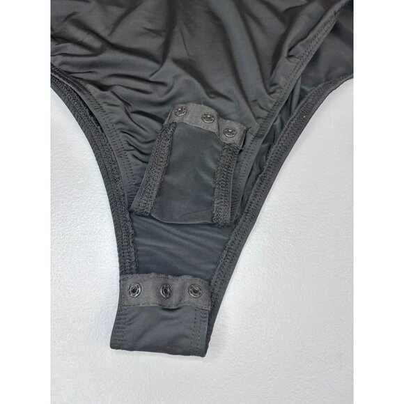 Princess Polly women's 6 black Keating bodysuit lace square neck sleeveless NWT - Picture 9 of 9